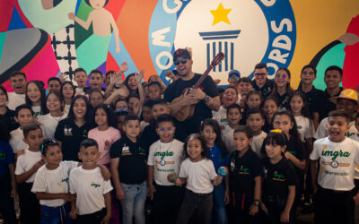 Niños de las Escuelas de Gaita compartieron un encuentro motivacional con el artista zuliano Beet Acosta